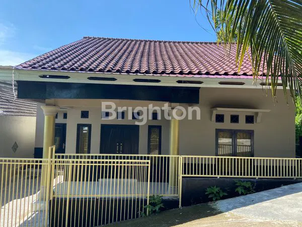 RUMAH CANTIK NYAMAN DIHUNI SEKELUARGA, HARGA NEGO