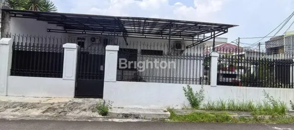 image RUMAH HUK KAWASAN ELITE DI KEDOYA RUMAH MODEL ORANG KAYA  LAMA (2)
