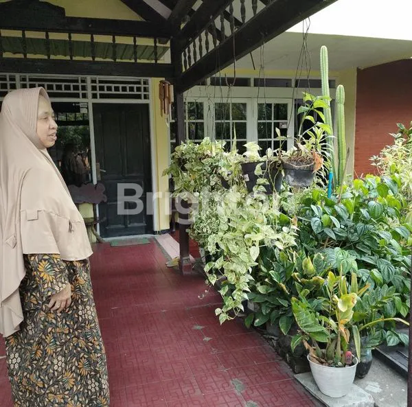 image DIJUAL RUMAH TINGGAL DI JL. KETINTANG PERMAI, SURABAYA  (2)