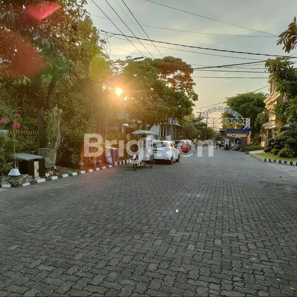 image DIJUAL RUMAH TINGGAL DI JL. KETINTANG PERMAI, SURABAYA  (8)