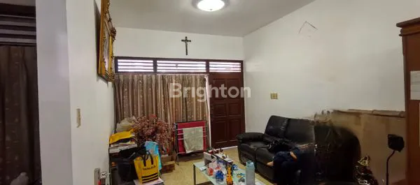 image RUMAH HUK KAWASAN ELITE DI KEDOYA RUMAH MODEL ORANG KAYA  LAMA (3)