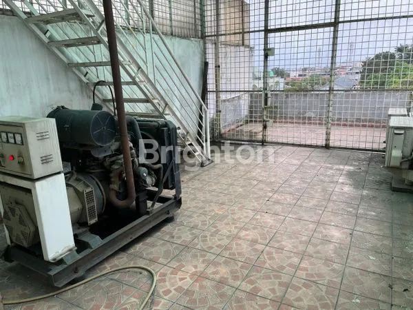 image RUKO 3 ½ LANTAISIAP HUNI KAWASAN SUTOMO (8)