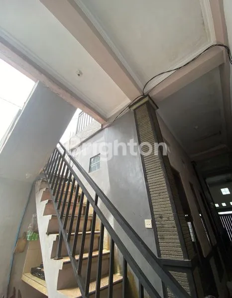 image RUMAH 150 M2 FULL BANGUNAN KONSTRUKTUR 2 LT LOKASI STRATEGIS DEKAT KRISNA OLEH2 TUBAN BADUNG BALI (4)