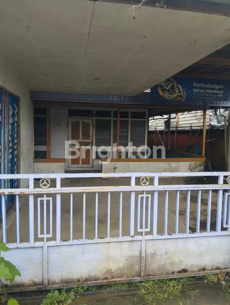 image RUMAH LAMA MURAH DENGAN TANAH LUAS UNTUK RUKO NURUL HUDA SEI RAYA  (2)