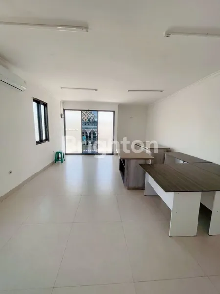 RUKO STRATEGIS DI KOMP PERMATA BUAH BATU - BANDUNG