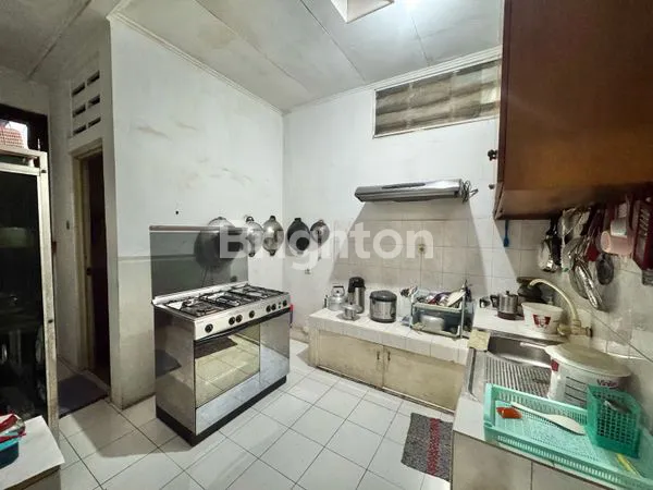 image RUMAH 2 LANTAI ROW 2 MOBIL POSISI HOEK RAPI TERAWAT SIAP HUNI DI TANJUNG DUREN (3)