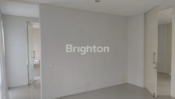 image JUAL SEWA KONTRAK RUMAH 2LANTAI CITRALAND THE GREENLAKE WIYUNG MENGANTI SURABAYA BARAT (8)