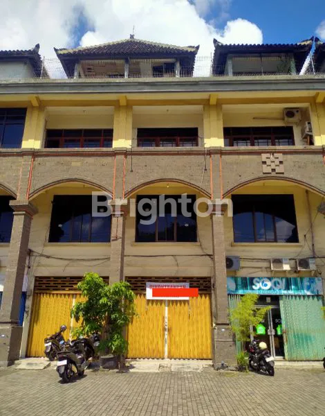 SEWA RUKO 3 LANTAI HADAP UTARA