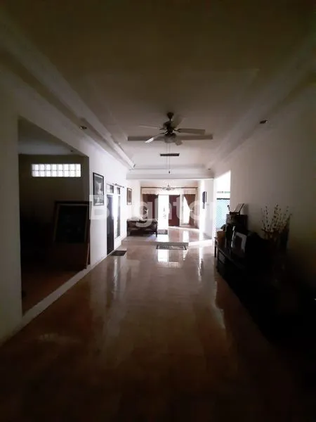 image RUMAH DI JALAN KALIWARON, TENGAH KOTA, DEKAT UNAIR A, PASAR KELING, STRATEGIS, SURABAYA (2)