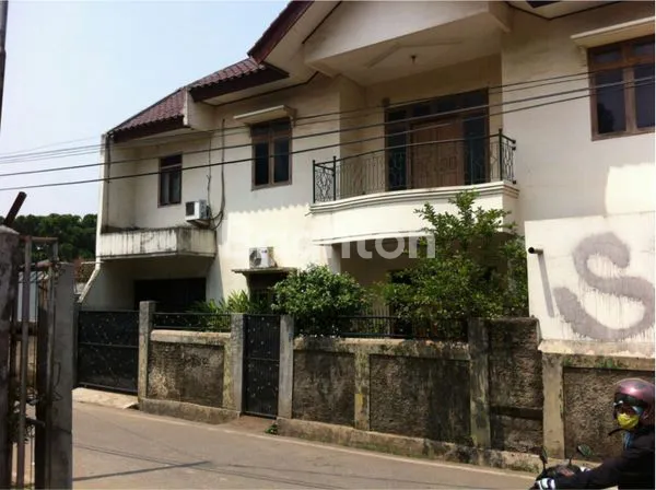 image RUMAH 2 LANTAI DIKAWASAN STRATEGIS DEPOK (2)