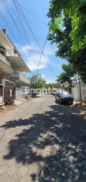 image 3 LT TERMURAH NEW ROW 3. MANYAR TIRTOASRI,MANYAR KERTOADI,DHARMAHUSADA INDAH,KERTAJAYA INDAH TIMUR,MULYOSARI,BABATAN PANTAI MENTARI,SUTOREJO PRIMA,KLAMPIS ANOM,WISMA MUKTI,PAKUWON CITY PURI ASRI GRIYA ASRI,UNAIR,ITS,DHARMAHUSADA MAS,PLOSO TIMUR,LEBAK (2)