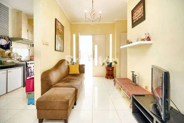 image RUMAH SEMI FURNISH RISNA RESIDENCE BINTARO JAYA TANGERANG SELATAN (8)