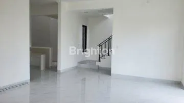 image RUMAH HOOK 2 LANTAI DI PIK 2, PIK2, LT 100M², BUKIT NIRMALA, PALMA, SIAP HUNI (5)