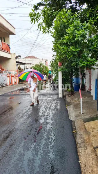 image RUMAH 2 LANTAI SHM, LT 100M² DI WARAKAS (5)