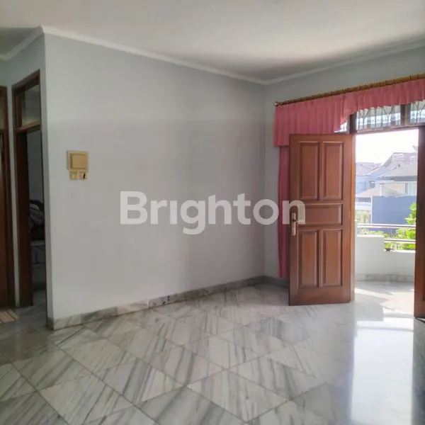 image RUMAH MEWAH AREA STRATEGIS DEKAT TOL PASTEUR (8)