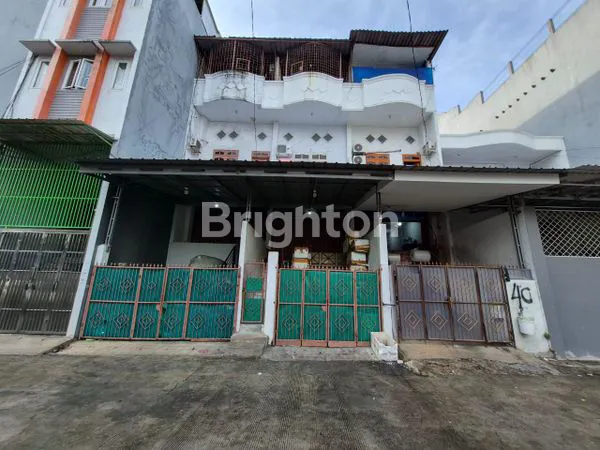 image RUKO GANDENG DI TELUK GONG (1)