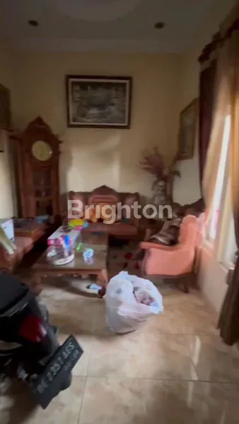 image RUMAH 2 LANTAI LT 200M², LOKASI PREMIUM (4)