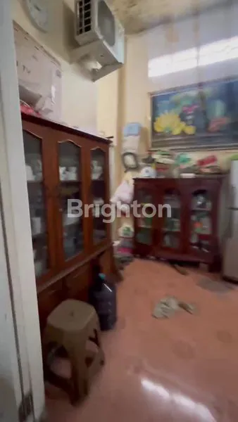 image RUMAH 2 LANTAI LT 200M², LOKASI PREMIUM (3)