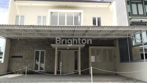 image HUNIAN STRATEGIS DEKAT UC, LT 240 (1)