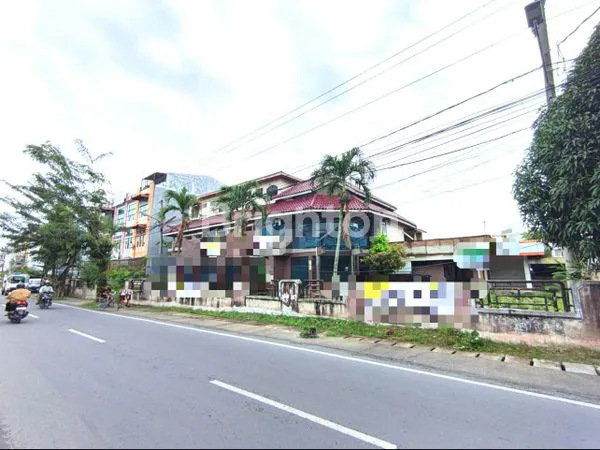 image HARGA DI BAWAH PASARAN PELUANG EMAS BERINVESTASI. DIJUAL TANAH KOMERSIL DENGAN LUAS 1.283 M2 ADA BANGUNAN BEKAS 3 LANTAI (1)