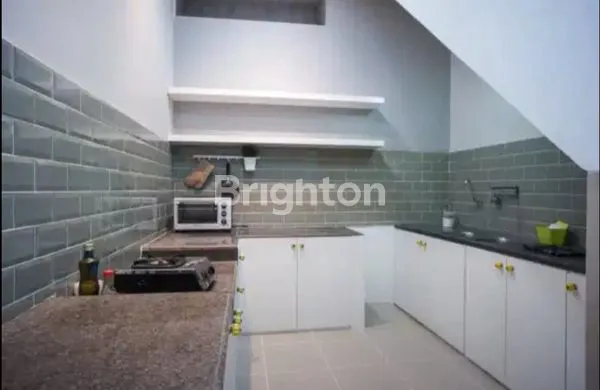 image RUMAH MEWAH 2 LANTAI DI PERUMAHAN ELIT MARGOREJO INDAH, SURABAYA SELATAN.\\\\NSTRATEGIS DEKAT RAYA JEMURSARI - PRAPEN - TENGGILIS - KENDANGSARI - JAGIR WONOKROMO - AHMAD YANI, PLAZA MARINA, DLL. (5)