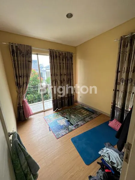 image RUMAH 2LT HOEK, TANAH LUAS HARGA BERSAING DI LINGKUNGAN NYAMAN BSD CITY (4)