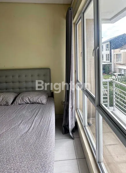 image RUMAH MEWAH 2 LANTAI DI BAY PARADISE CIPUTAT (5)