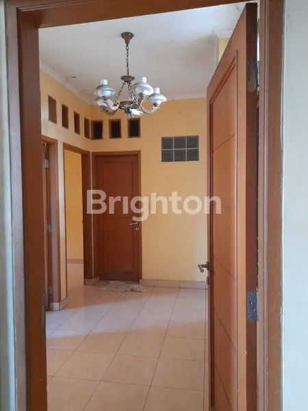 image RUMAH 2 LANTAI  SIAP HUNI  (8)