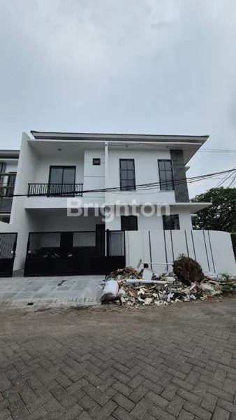 image RUMAH DI ARAYA 2 BOULEVARD SIAP HUNI (1)