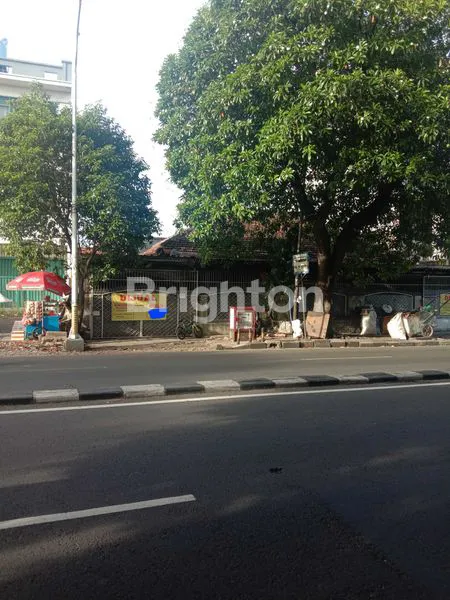 image RUMAH LUAS TANAH: 444M² POS PENGUMBEN JOGLO DEKAT PERMATA HIJAU DAN KEBAYORAN LAMA (3)