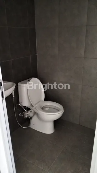 image BARU GRESS APARTEMEN WESTERN VIEW STUDIO DELUXE FULL FURNISH TOWER LA CHIVA LANTAI 11 WIYUNG SURABAYA BARAT (6)