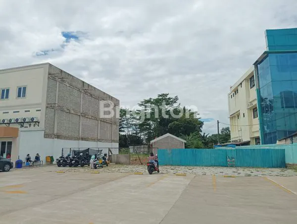 DISEWAKAN TANAH LUAS LOKASI STRATEGIS DEKAT KAMPUS