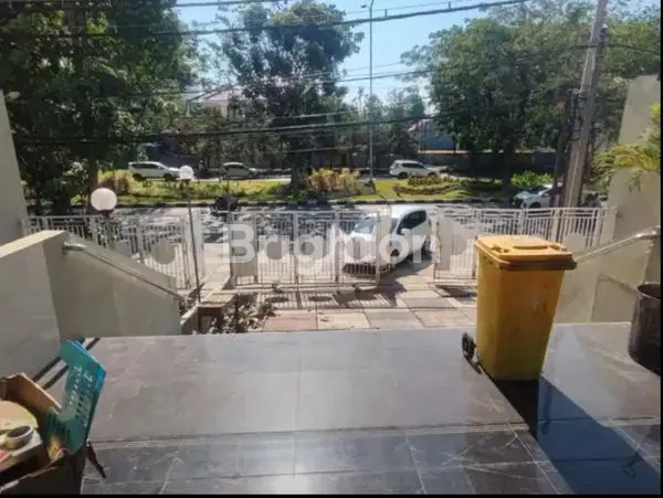 image DISEWAKAN RUMAH USAHA 3 LANTAI NOL JALAN RAYA MERR (6)