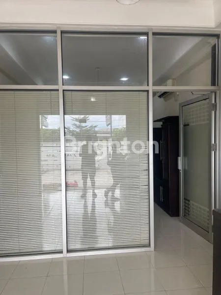 image DISEWAKAN RUKO 3 LANTAI PINGGIR JALAN BESAR (4)