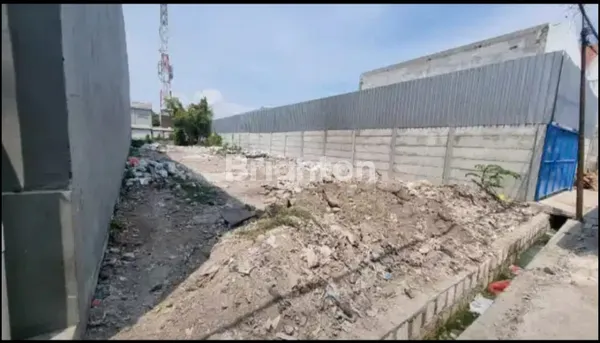 image TANAH DI KEDINDING, KEDUNG COWEK, KENJERAN LUAS 10X43 HARGA 10,5 JUTA/METER - AKSES TRUK BISA MASUK (2)