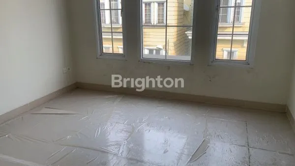 image DIJUAL CEPAT! RUMAH BARU 3 LANTAI DI MONTANA VILLAGE – HARGA TERMURAH DI GADING SERPONG! (4)