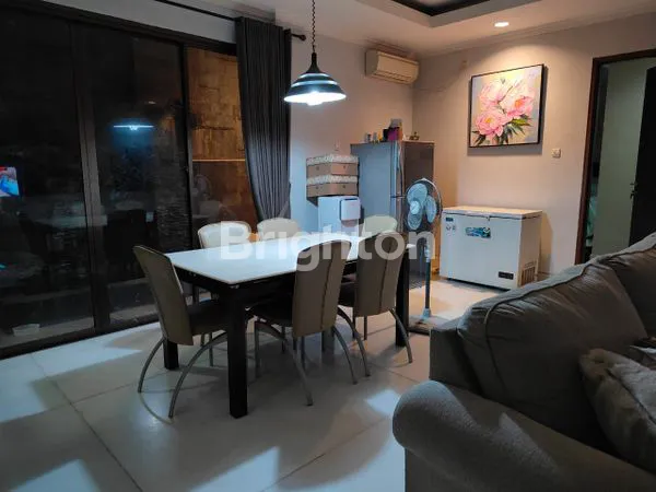 image RUMAH MEWAH BESAR BEBAS BANJIR KEBON JERUK JAKARTA BARAT (6)