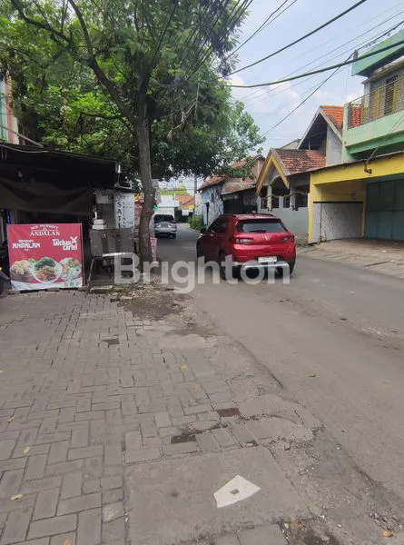 image RUKO 2 LANTAI STRATEGIS DI LAKARSANTRI (3)