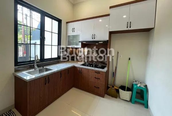 image DIJUAL RUMAH 2 LANTAI DIKAWASAN STRATEGIS DAN BISNIS DI DUREN SAWIT JAKARTA TIMUR. (5)