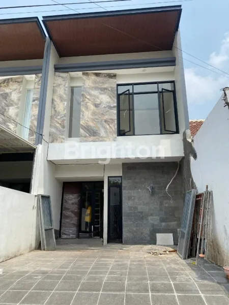 image RUMAH RUNGKUT GRESS HANYA 1 UNIT TERMURAH DIKELASNYA KUALITAS DAN LAYOUT CIAMIK (1)