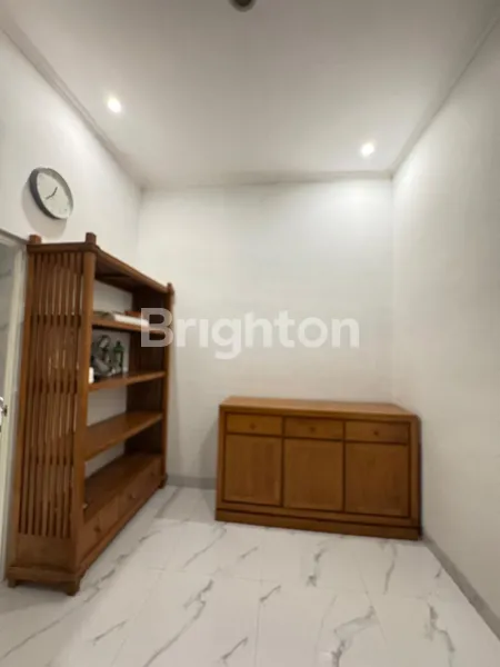 image RUMAH FULLY FURNISHED SIAP HUNI – LOKASI NYAMAN & STRATEGIS (4)