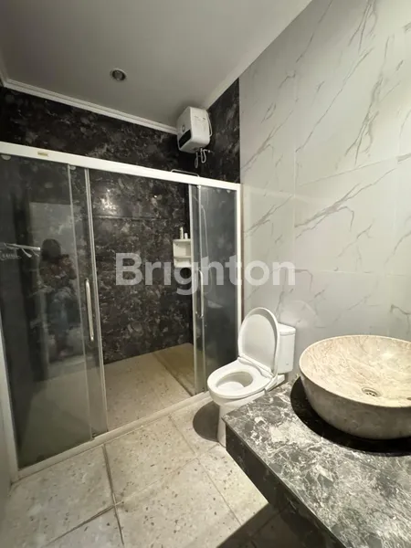 image RUMAH FULLY FURNISHED SIAP HUNI – LOKASI NYAMAN & STRATEGIS (6)