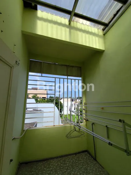 image RUMAH CANTIK 2 LANTAI DEKAT MTC PUSAT KULINER DEPAN SMA 03 ARAH KE MTC SEBELAH ARIRA (7)