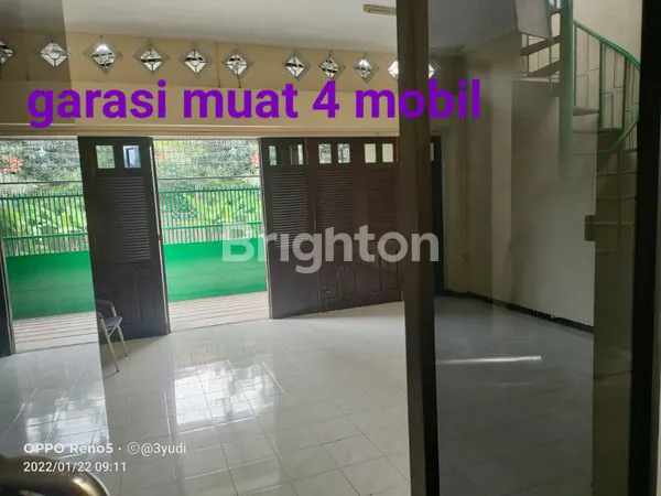 image RUMAH BESAR DI JALAN UTAMA (4)