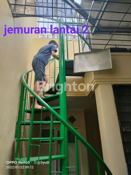 image RUMAH BESAR DI JALAN UTAMA (5)