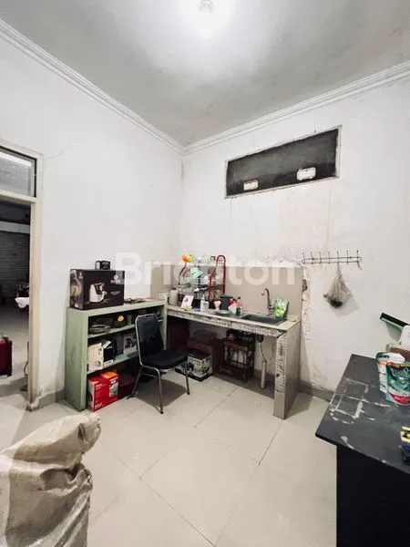 image RUMAH/BANGUNAN KOMERSIAL 2 LANTAI, LEBAR 25, COCOK UNTUK KANTOR DAN GUDANG, STRATEGIS NOL JALAN RAYA TAMAN, GELURAN, SIDOARJO (5)
