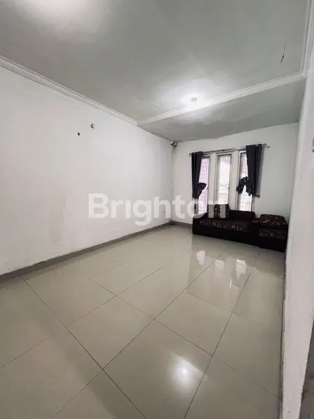image RUMAH/BANGUNAN KOMERSIAL 2 LANTAI, LEBAR 25, COCOK UNTUK KANTOR DAN GUDANG, STRATEGIS NOL JALAN RAYA TAMAN, GELURAN, SIDOARJO (7)