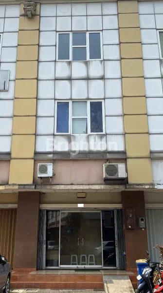 RUKO 3 LANTAI LOKASI STRATEGIS DAN SIAP PAKAI DI BSD