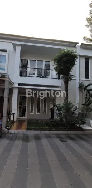 image DIJUAL RUMAH MEWAH 2LANTAI DALAM KOMPLEK (2)