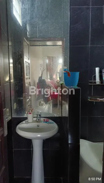 image RUMAH TINGGAL 2 LANTAI DENGAN PRIVATE  POOL DI PREMIUM RESIDENCE GRAHARAYA (6)